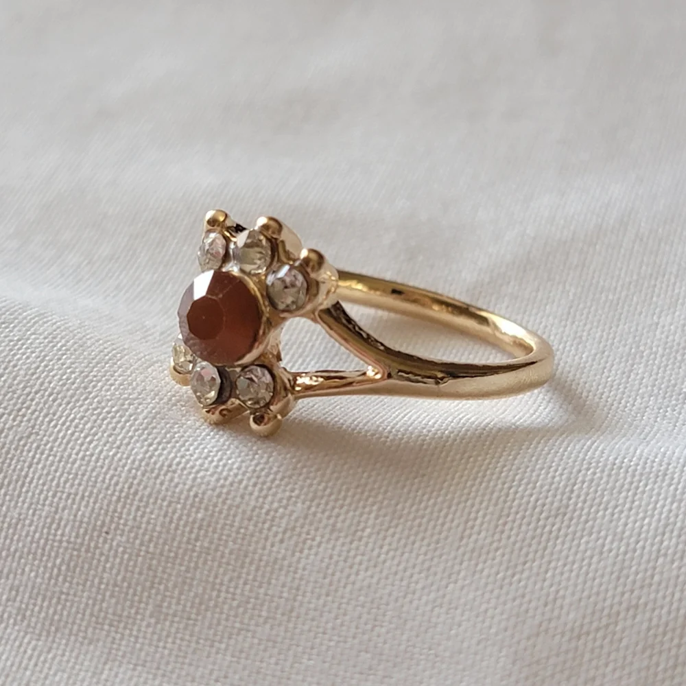 Gold Tone Fashion Ring Rhinestone